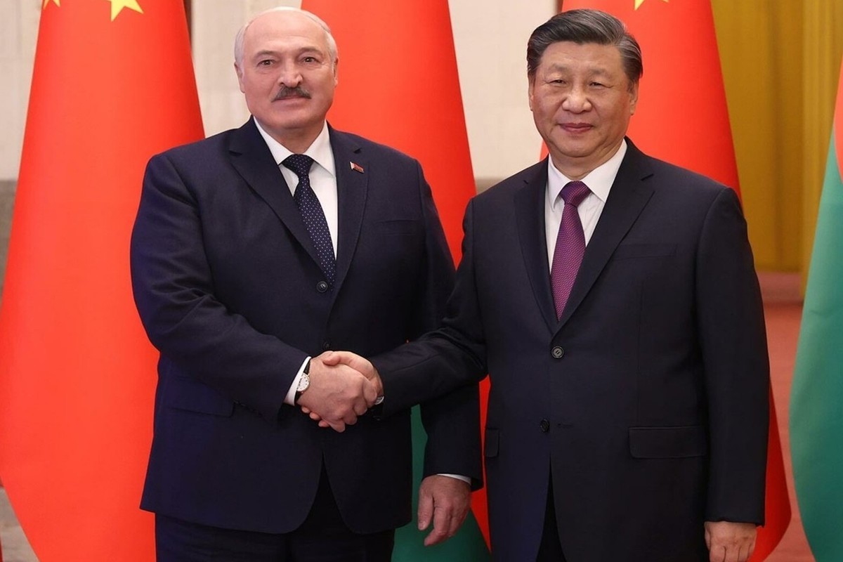 Лукашенко и Си Цзиньпин обсудили тему мирных переговоров по Украине — Financial Times