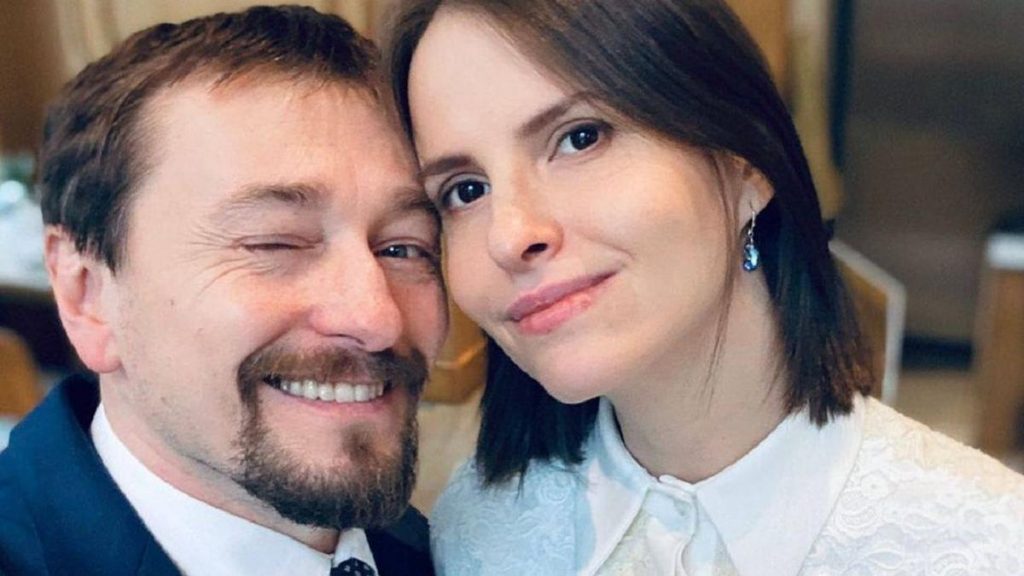 Сергей Безруков обвенчался со второй женой спустя восемь лет брака (фото) — Fil