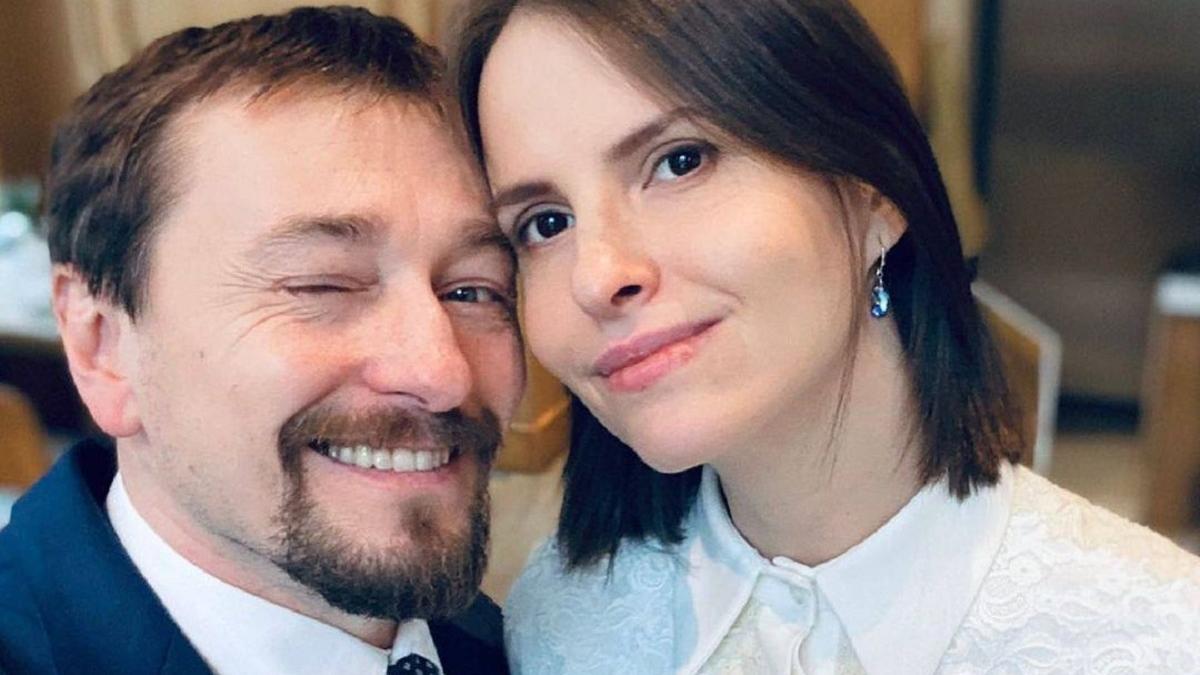 Сергей Безруков обвенчался со второй женой спустя восемь лет брака (фото) — Fil