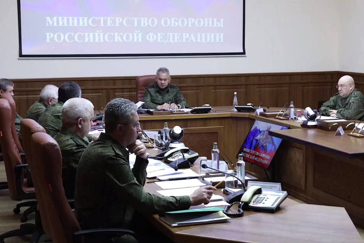 Шойгу провел совещание по вопросам обеспечения войск боеприпасами — Financial Times
