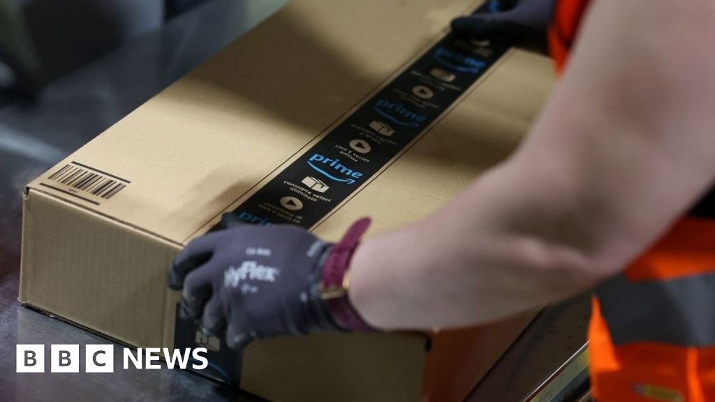 Amazon сократит еще 9000 рабочих мест