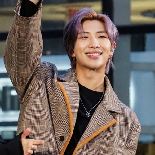 Звезда BTS RM: я не знал, кто я такой — Fil