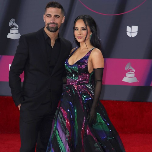 Жених Бекки Джи приносит извинения из-за слухов об измене — Fil