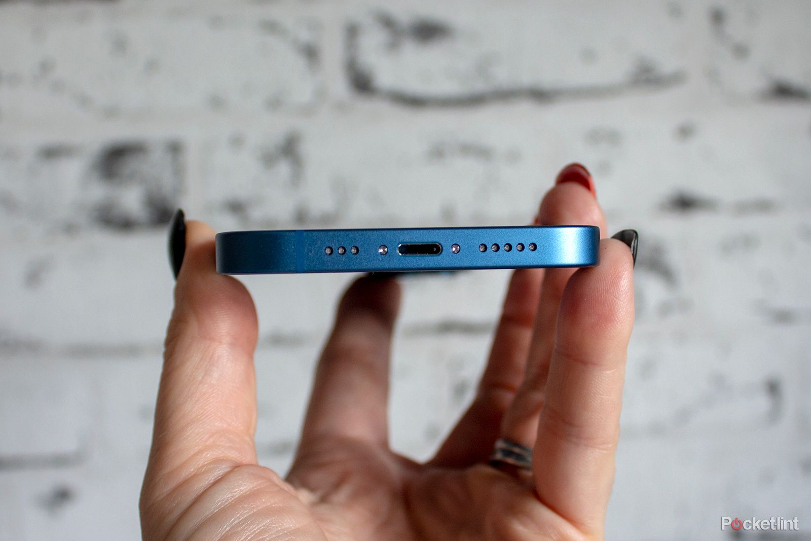 Apple может ограничить лучшее в порте USB-C iPhone 15, чтобы вы использовали его сертифицированные кабели.