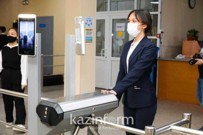 Внедрение металлоискателей в школах прокомментировали в Минпросвещения РК — Financial Times