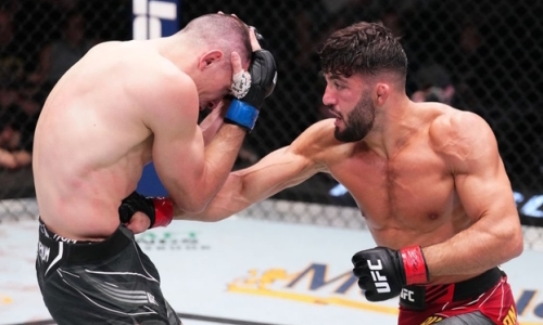 Российский боец получит главный бой турнира UFC после победы над казахстанцем