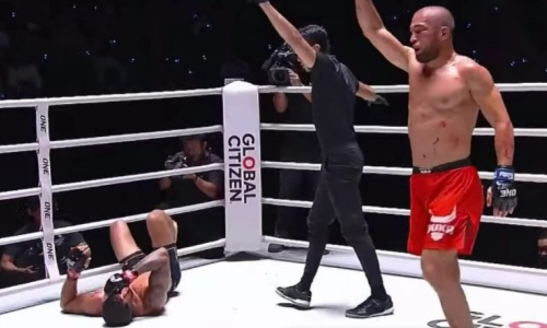 Нокдаун и нокаут финишера. Видео кровавого боя Казахстан vs Бразилия в известном промоушне