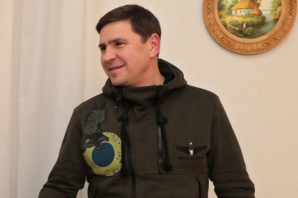 Подоляк пообещал Крыму «горячий сезон» и научить бояться Украину — Financial Times