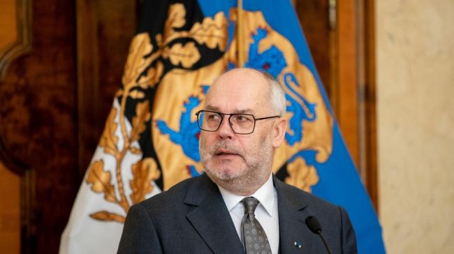 Президент Эстонии подписал закон об отмене для россиян права на ношение оружия — Financial Times