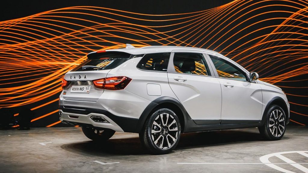 Не прошло и года. АВТОВАЗ возобновил выпуск Lada Vesta