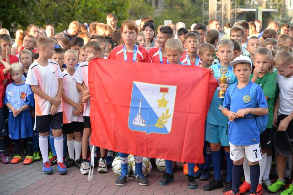 «Не прошло и восьми лет»: крымские футболисты теперь почти российские футболисты — Financial Times