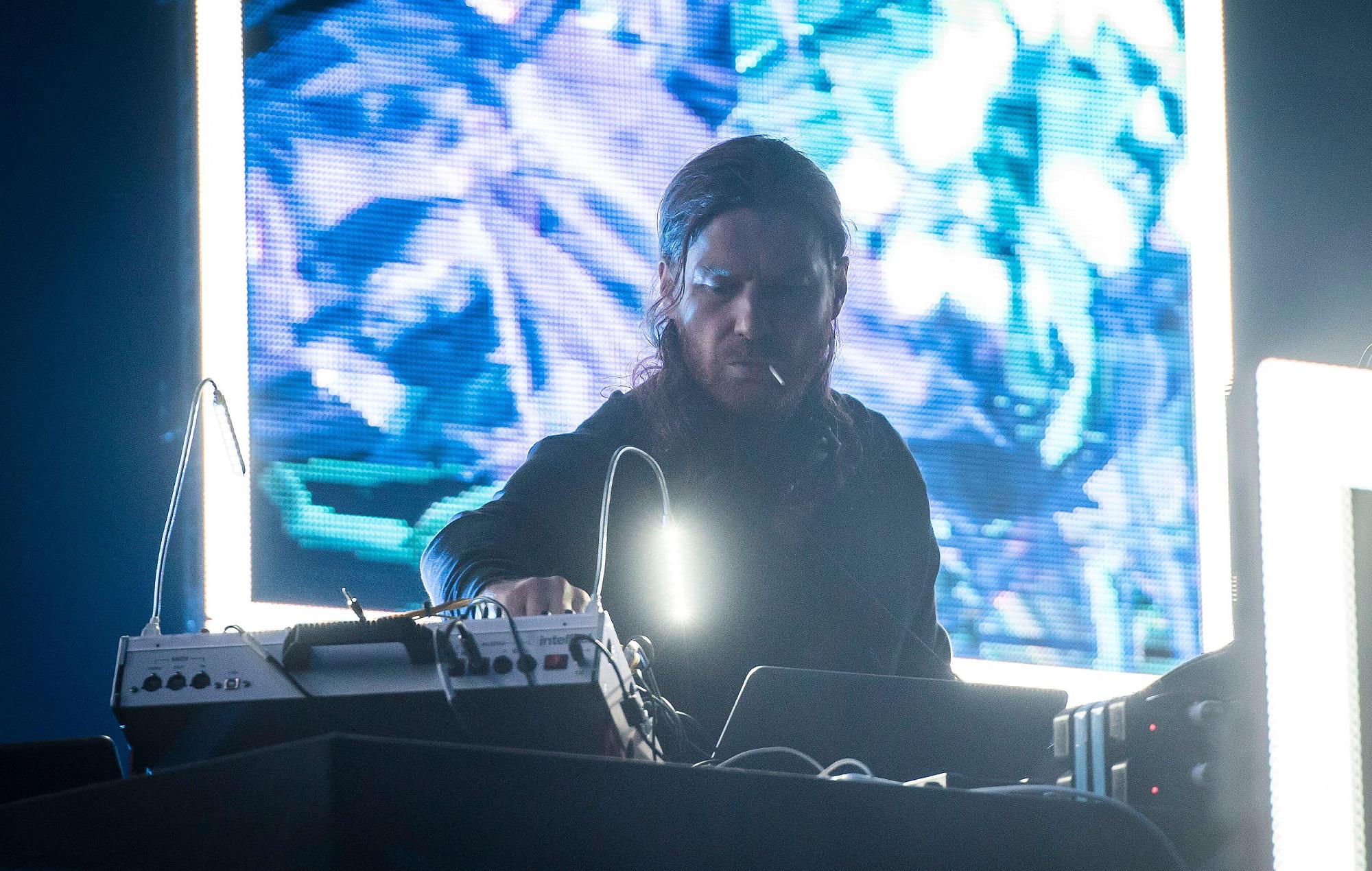 Aphex Twin тизерит шоу в Бристоле — Fil