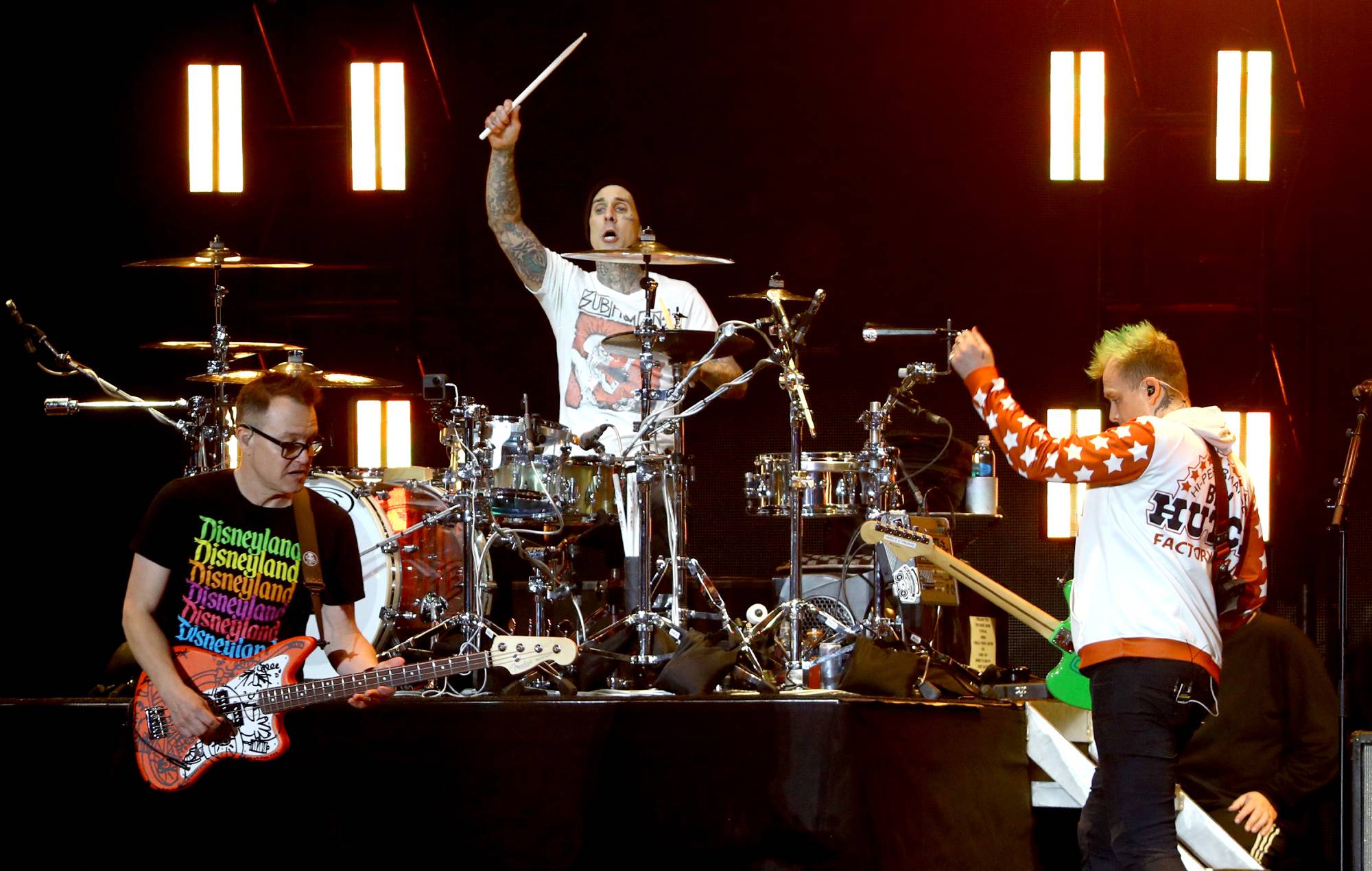Blink-182 перенесли выступления в Мексике и Южной Америке на 2024 год — Fil