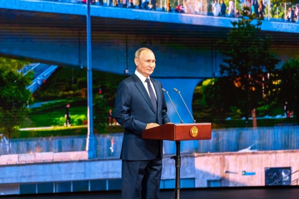 Путин: Россия будет вынуждена реагировать на поставку Украине оружия с ядерным компонентом — Financial Times