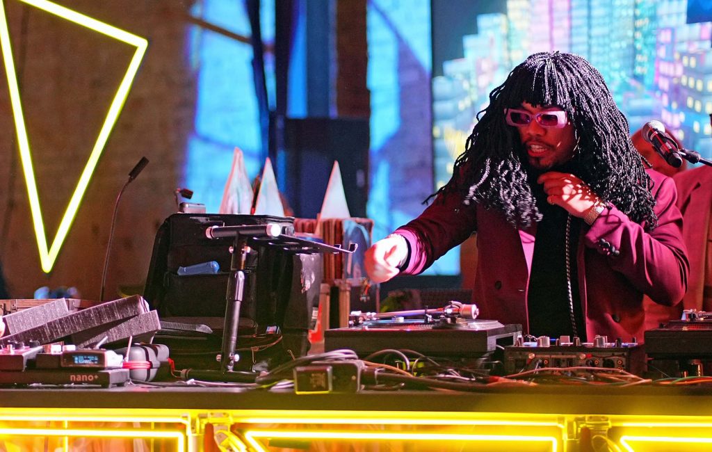 Посмотрите, как Anderson .Paak играет на SXSW в роли DJ Pee .Wee — Fil