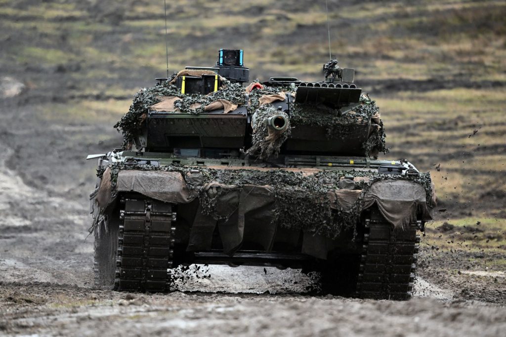 Испания планирует направить Украине шесть танков Leopard на следующей неделе — Financial Times