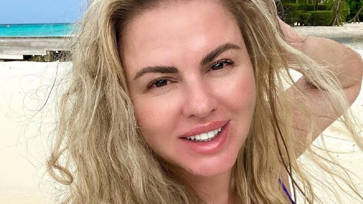 «Так хочется быть худой, да?»: показавшую пышную грудь Семенович обвинили в фотошопе — Fil
