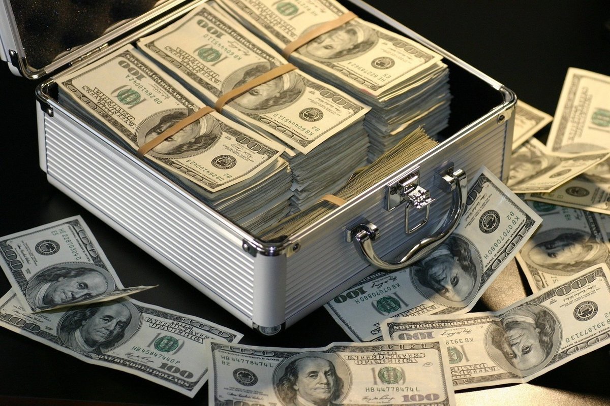 FT: инвесторы за март вывели из банков США $165 млрд — Financial Times