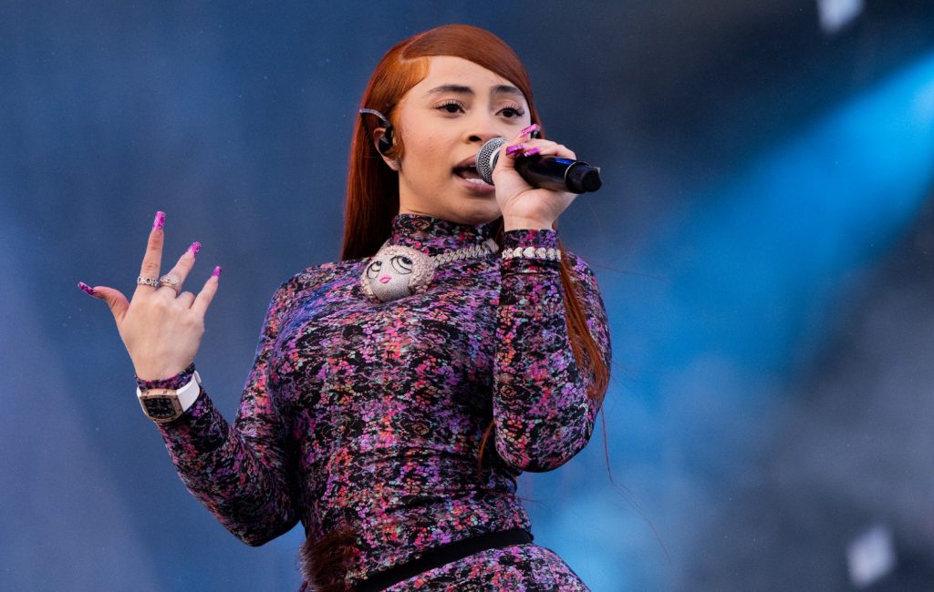 Посмотрите, как Ice Spice исполняют «Boy’s A Liar Pt. 2′ дебютирует вживую на Rolling Loud Cali. — Fil
