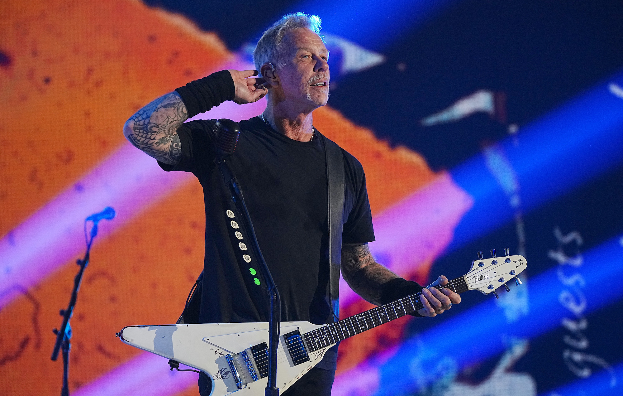 Джеймс Хэтфилд из Metallica сыграет в новом триллере-вестерне с Питером Динклейджем — Fil