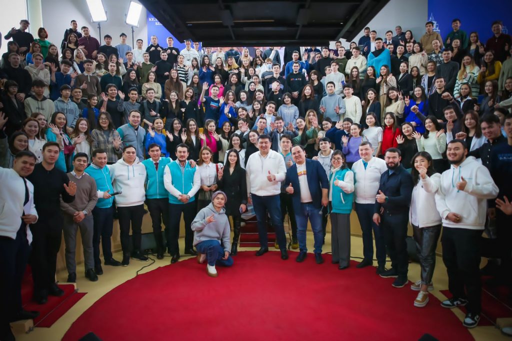 На одной волне с молодежью