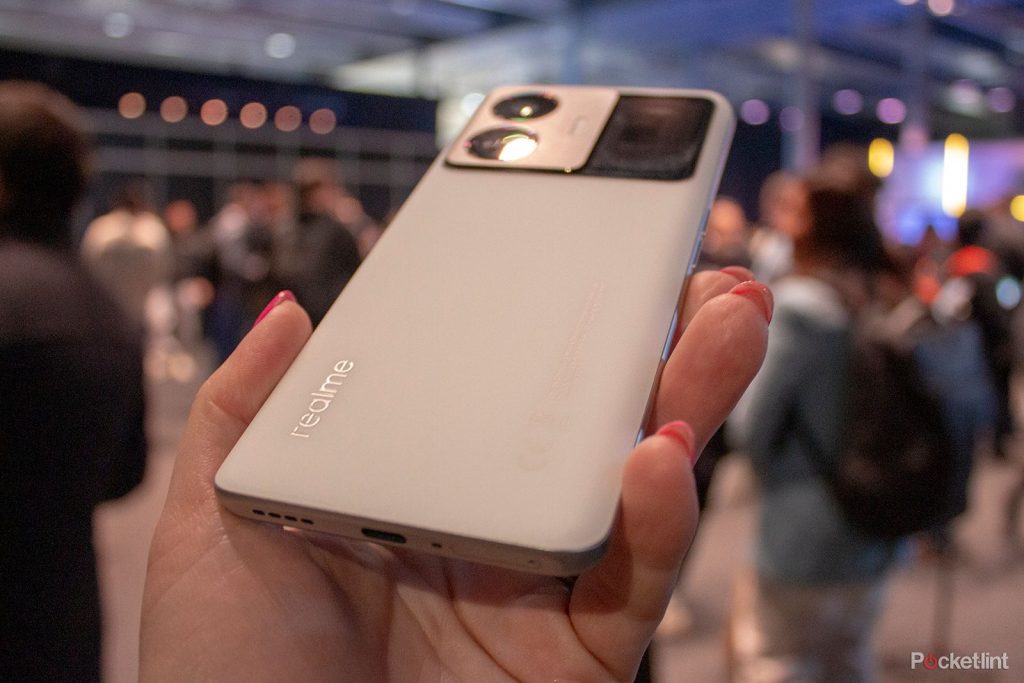 Realme дразнит GT Neo 5 SE, но не сообщает, когда он будет запущен