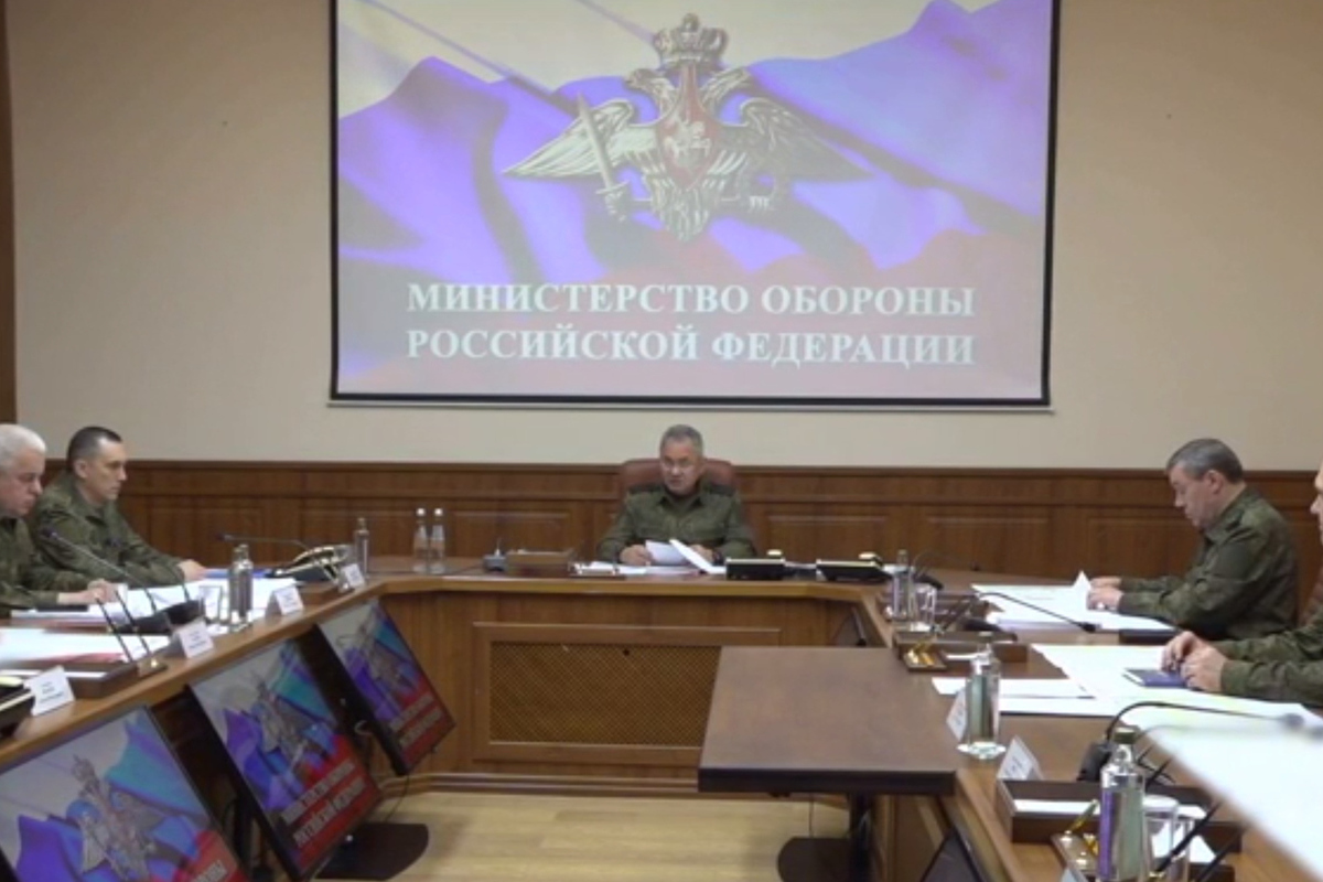 Шойгу провел совещание по обеспечению российских войск боеприпасами — Financial Times