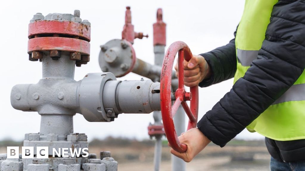 Цены на нефть растут после неожиданного решения сократить добычу