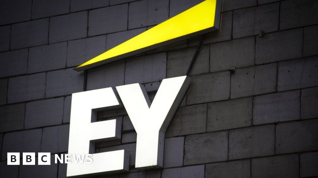 EY сокращает 3000 рабочих мест в США из-за избыточных мощностей