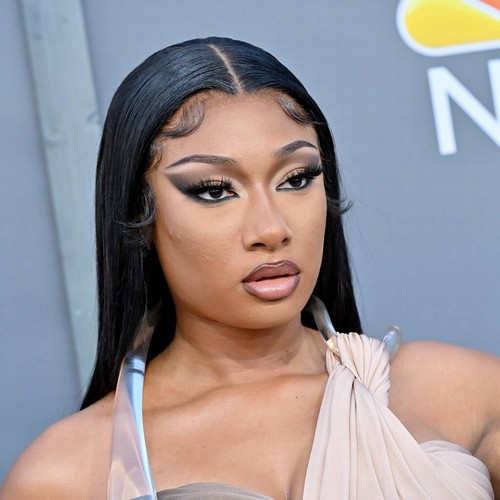 Megan Thee Stallion обвинила лейбл в опустошении банковских счетов, чтобы не платить ей — Fil