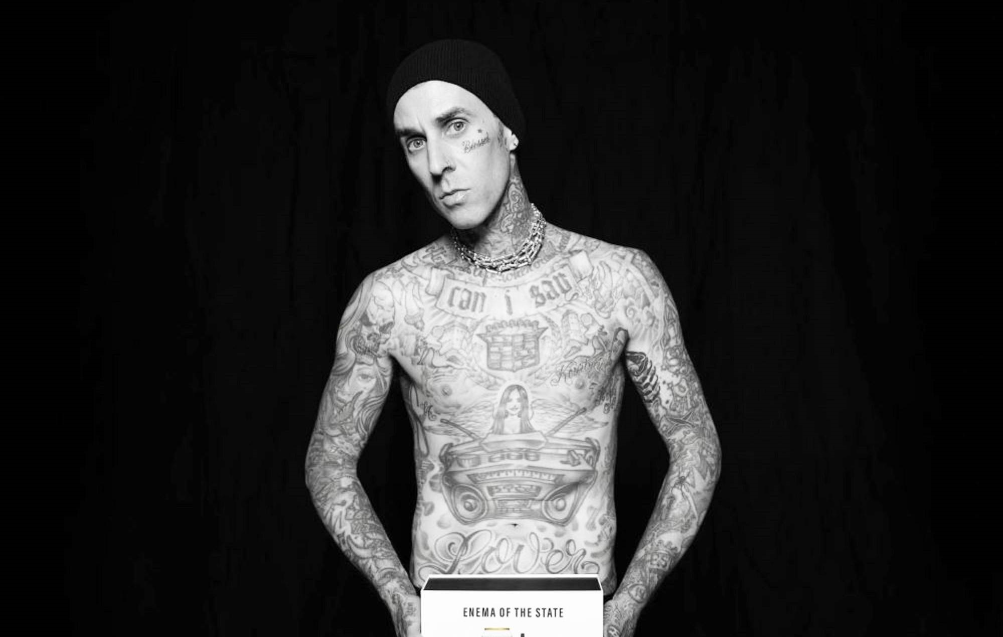 Трэвис Баркер из Blink-182 выпускает роскошную клизму — Fil