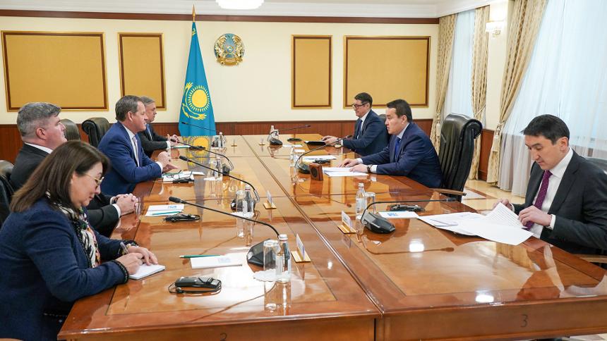Алихан Смаилов провел встречу с руководством «Шеврон» — Financial Times
