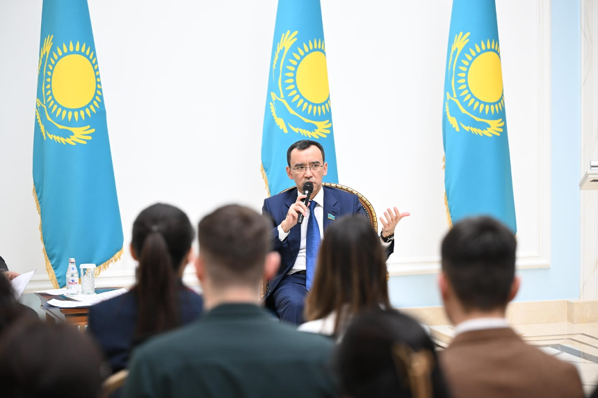 Маулен Ашимбаев встретился в Москве с казахстанскими студентами