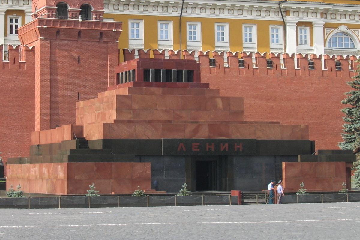 Мавзолей Ленина закроют для посетителей 23 апреля — Financial Times