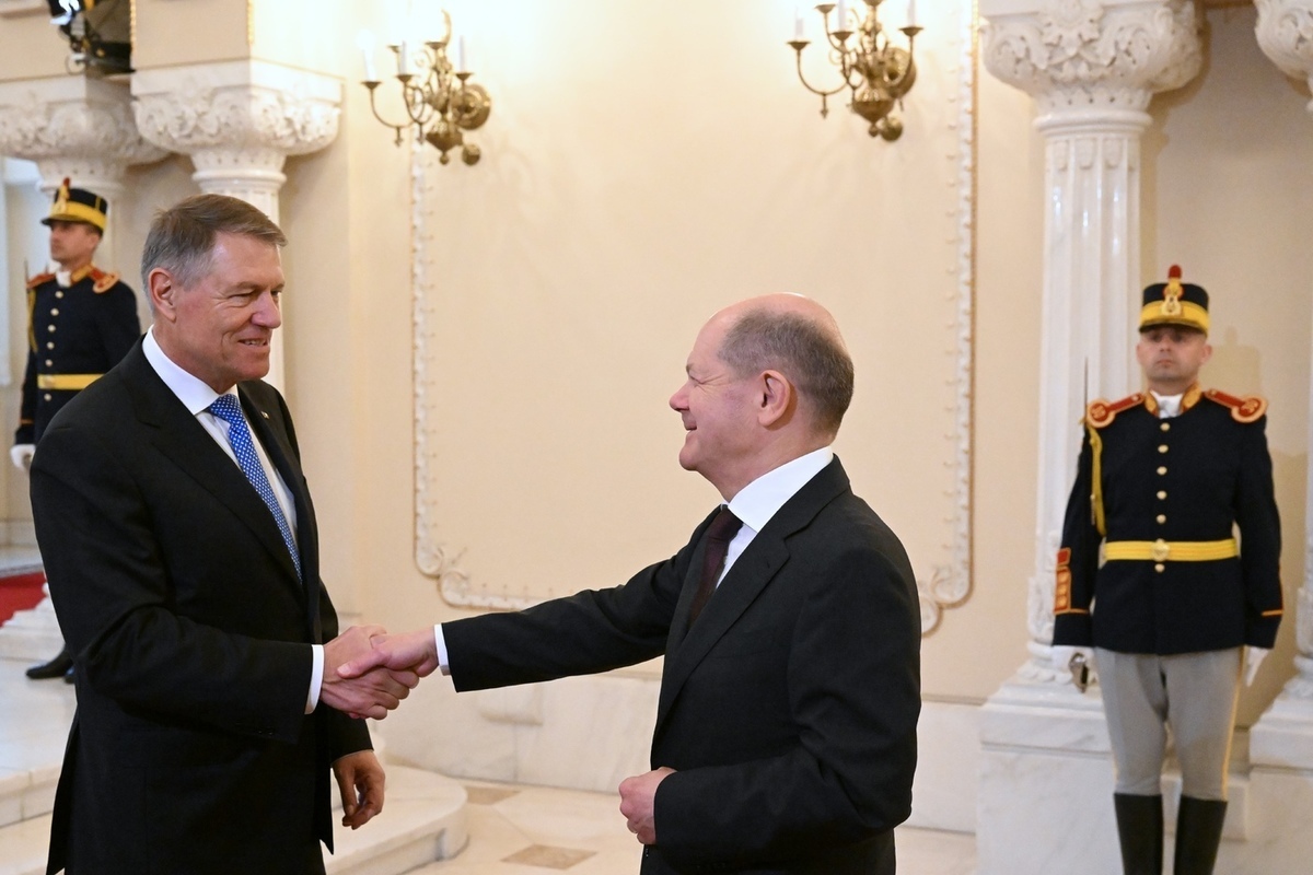 Президент Румынии призвал усилить присутствие НАТО в Черном море — Financial Times