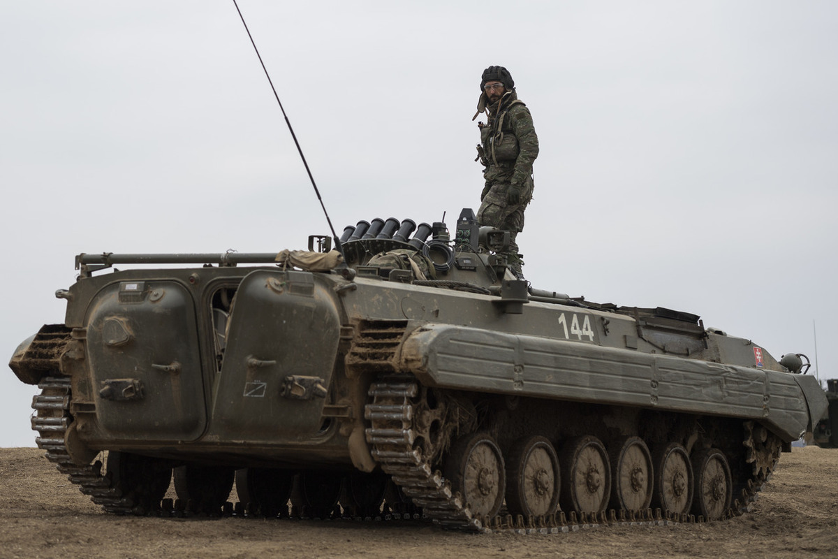 Украинской армии необходимо готовиться к затяжному конфликту — министр обороны Швеции — Financial Times