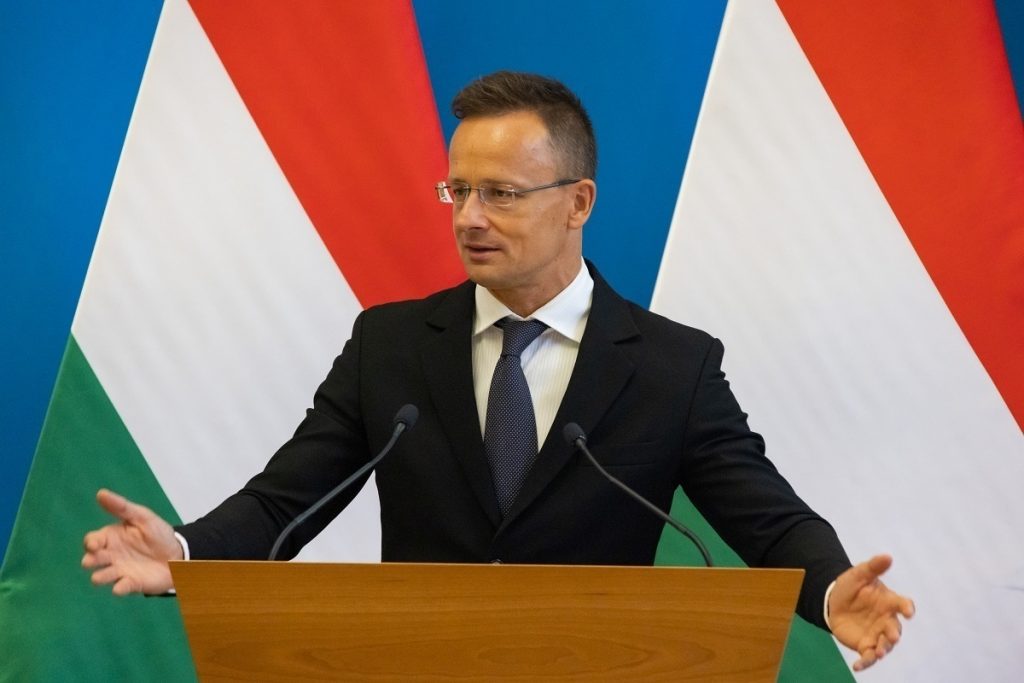 Сийярто обвинил Еврокомиссию в «венгерофобном» поведении — Financial Times