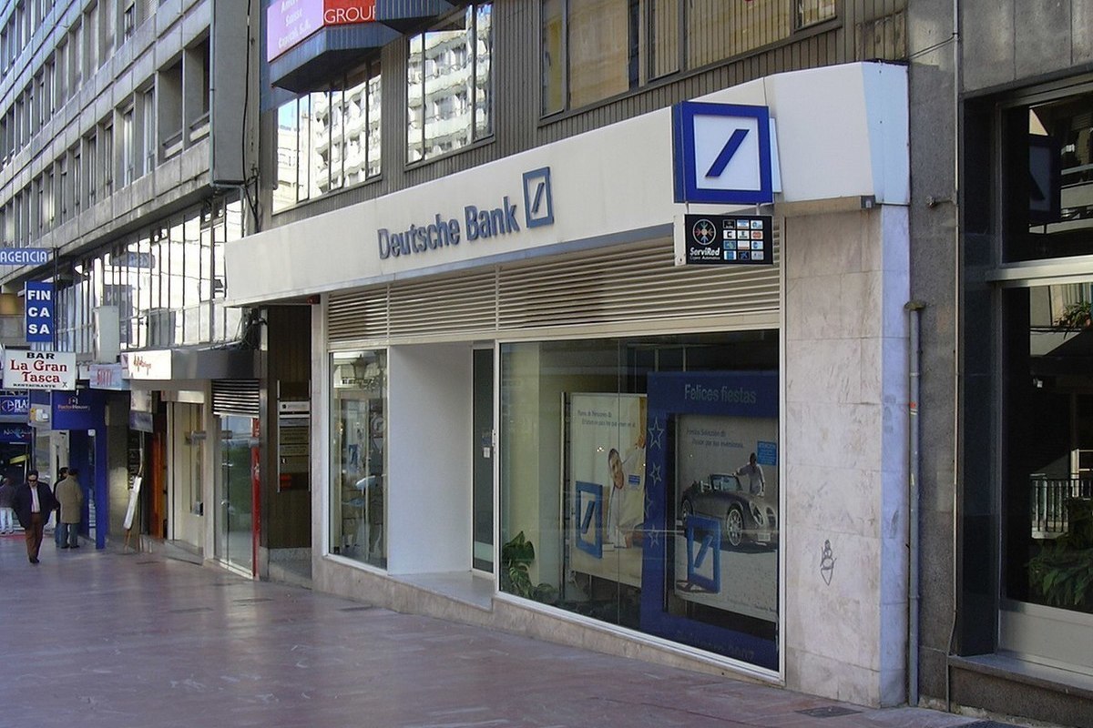 FT: Deutsche Bank закроет центры разработки программного обеспечения в РФ — Financial Times