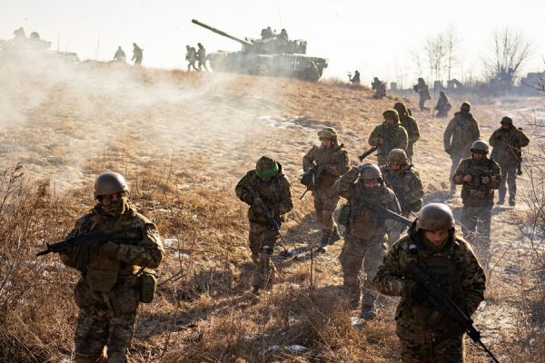 Не согласовали: Киеву мешает наступать не дождливая погода, а нехватка оружия — Financial Times
