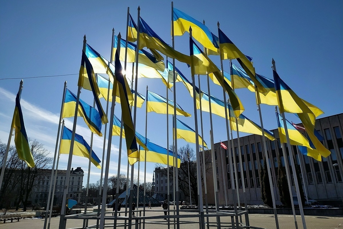 В центре Санкт-Петербурга подняли украинский флаг — Financial Times