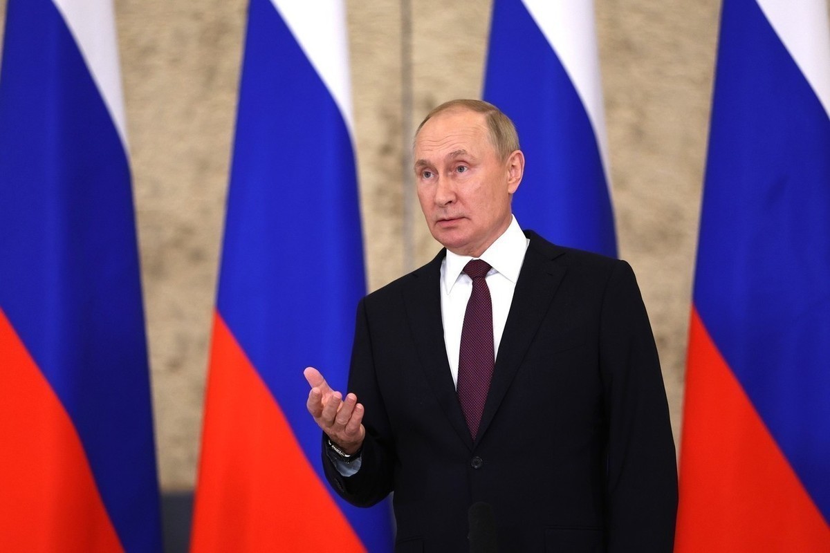 Экспертные советы при госструктурах оптимизируют по поручению Путина — Financial Times