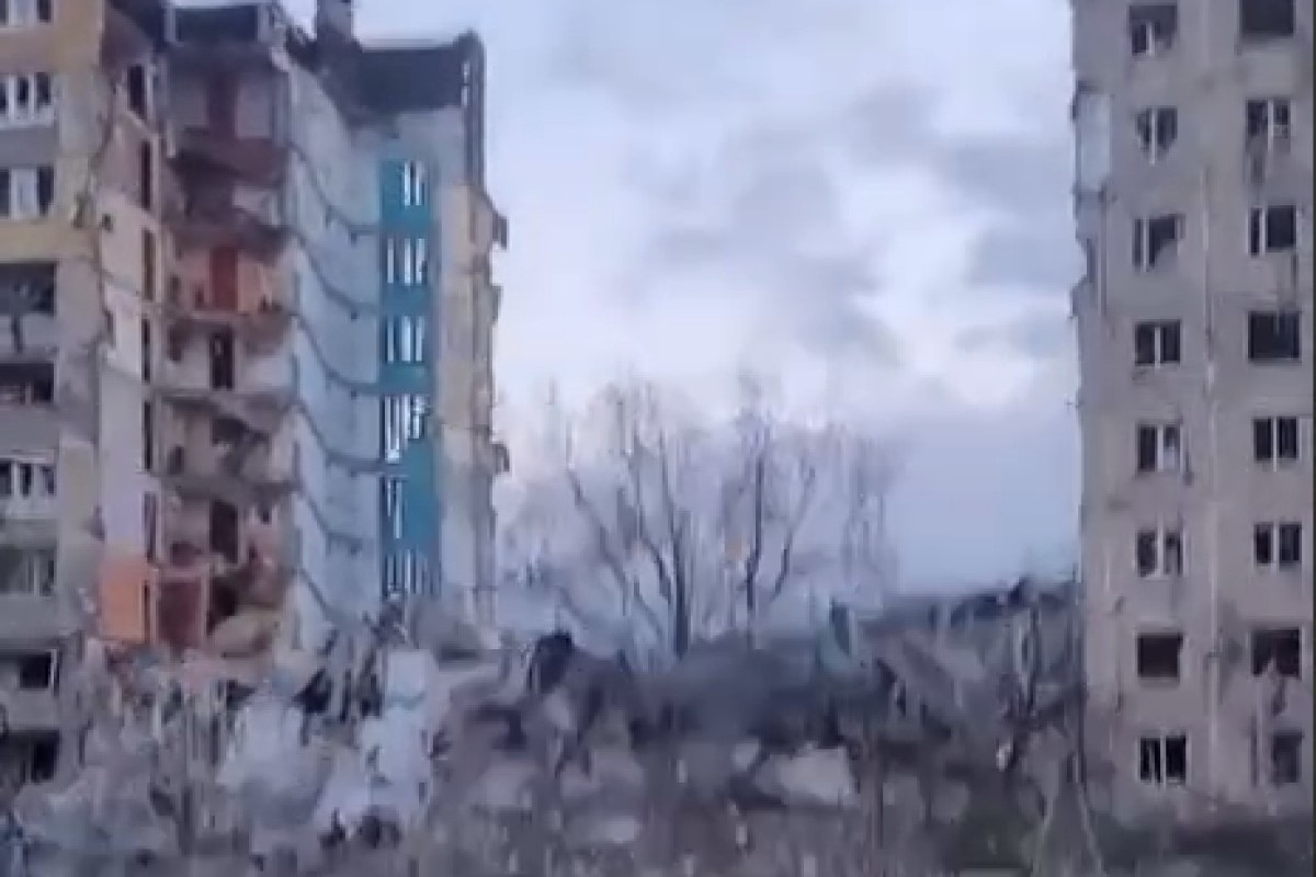 Военкоры: В Угледаре «умные бомбы» сносят многоэтажки, превращённые в базы ВСУ — Financial Times
