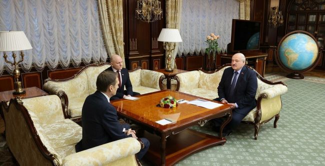 В Минск на встречу с Лукашенко приехал глава внешней разведки России — Financial Times
