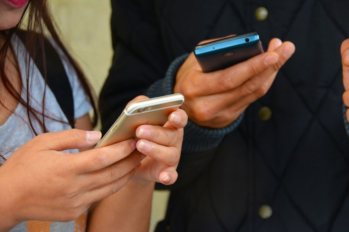 Эксперт: старые модели iPhone потеряют ряд функций в мае — Financial Times