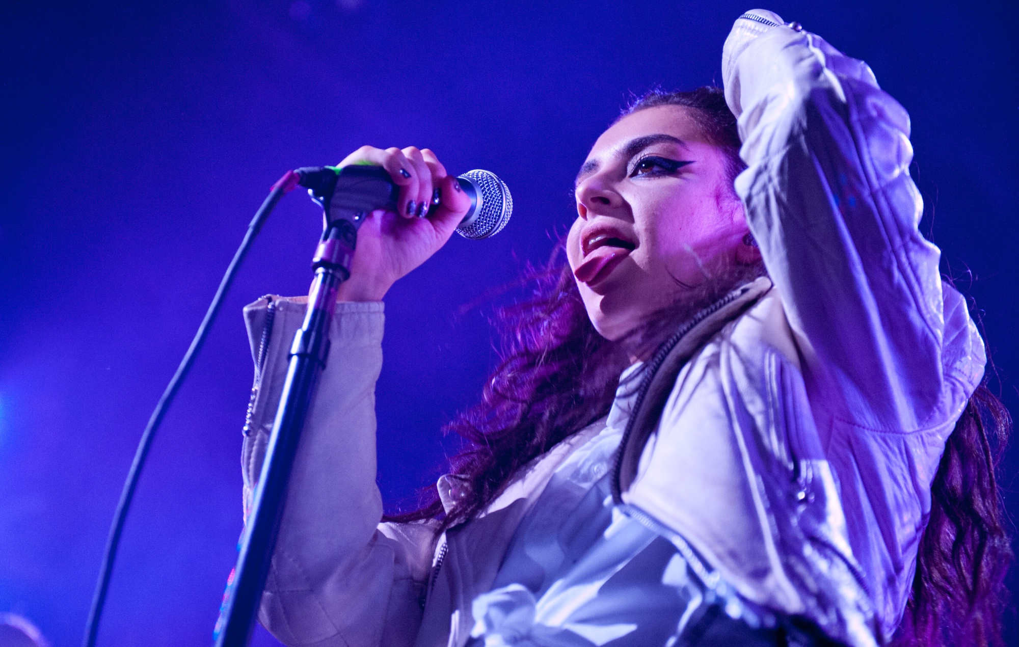 Charli XCX размышляет о десятилетии «True Romance»: «Этот альбом стал для меня началом всего» — Fil
