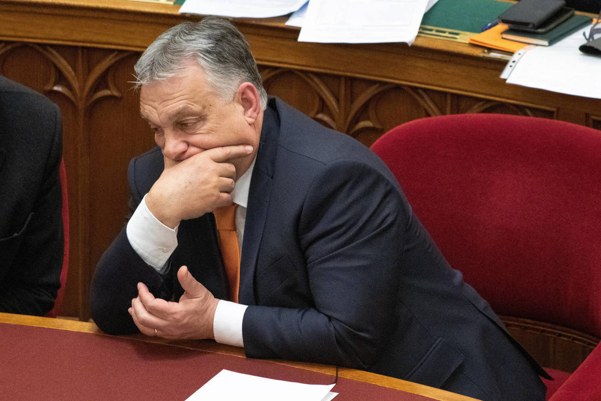Politico: оружие на Украину поставляется через воздушное пространство Венгрии — Financial Times