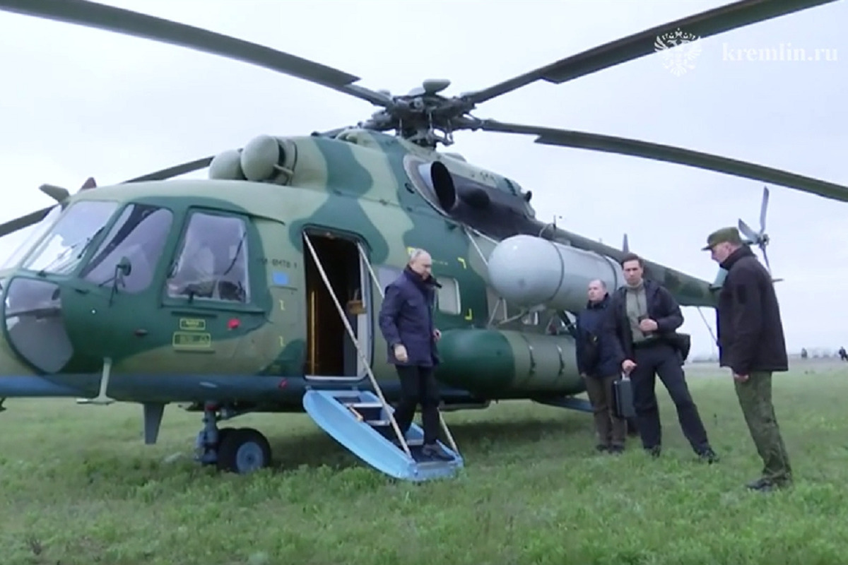 Опубликовано видео прилета Путина в Херсонскую область — Financial Times