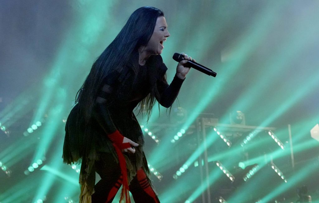 Эми Ли из Evanescence говорит, что включение рэпа в «Bring Me To Life» было «трудной пилюлей» — Fil