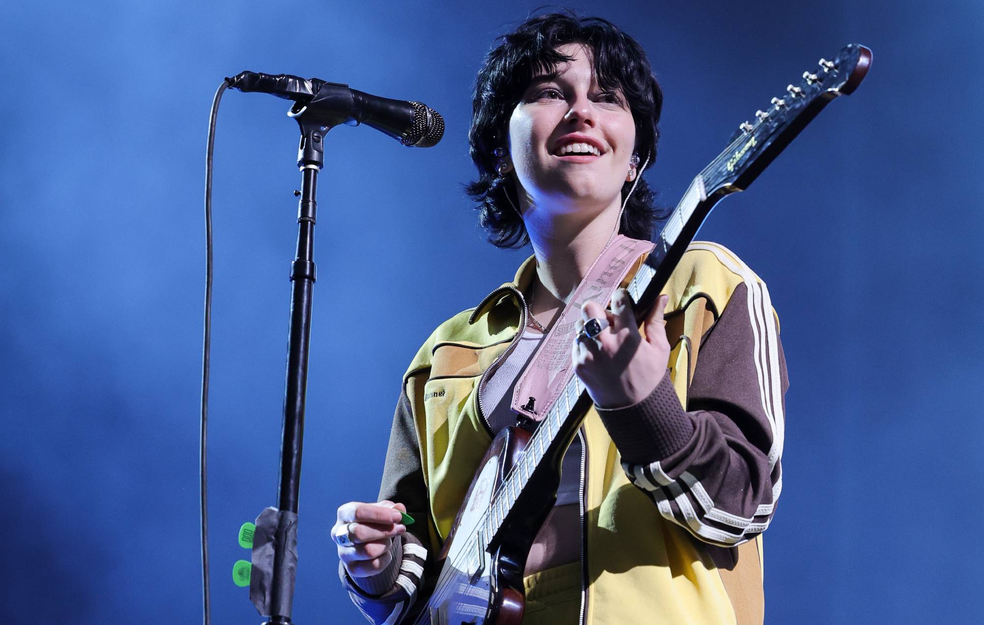 Смотрите, как King Princess переосмысливают песню Soundgarden «Black Hole Sun» — Fil