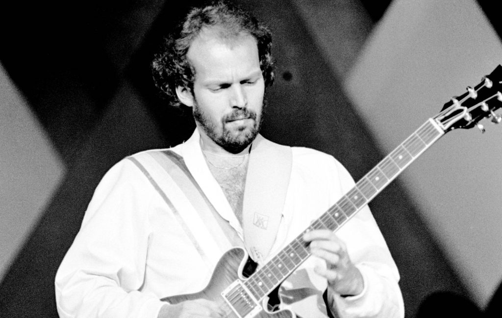 Гитарист ABBA Лассе Велландер скончался в возрасте 70 лет — Fil